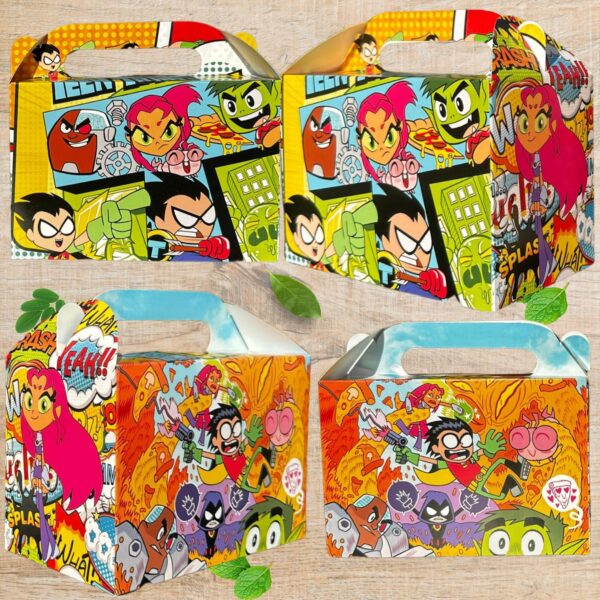 Teen Titans Gift Box and Accessories - Image 10