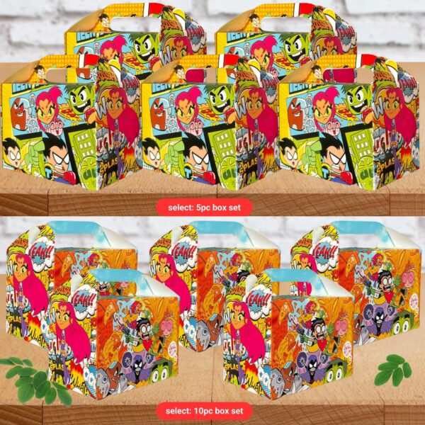 Teen Titans Gift Box and Accessories - Image 9