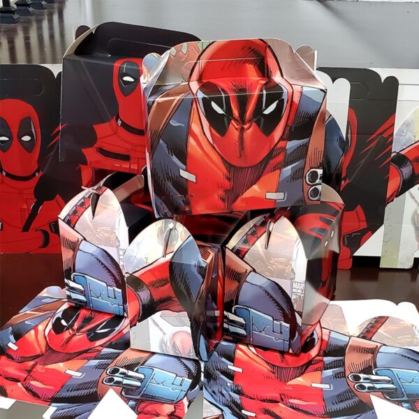Deadpool Gift Box and Accessories - Image 7